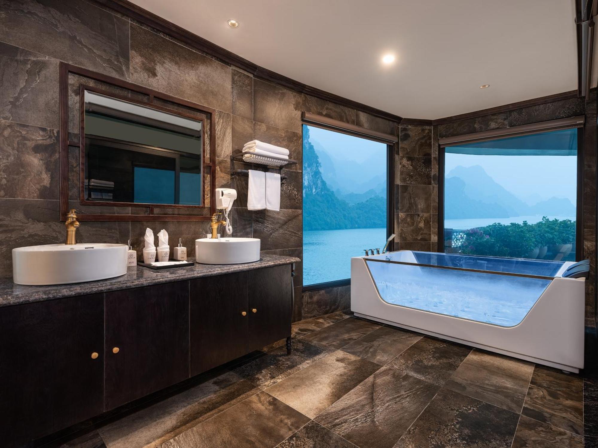 Era Premium Cruises Halong Hotel Ha Long Eksteriør billede