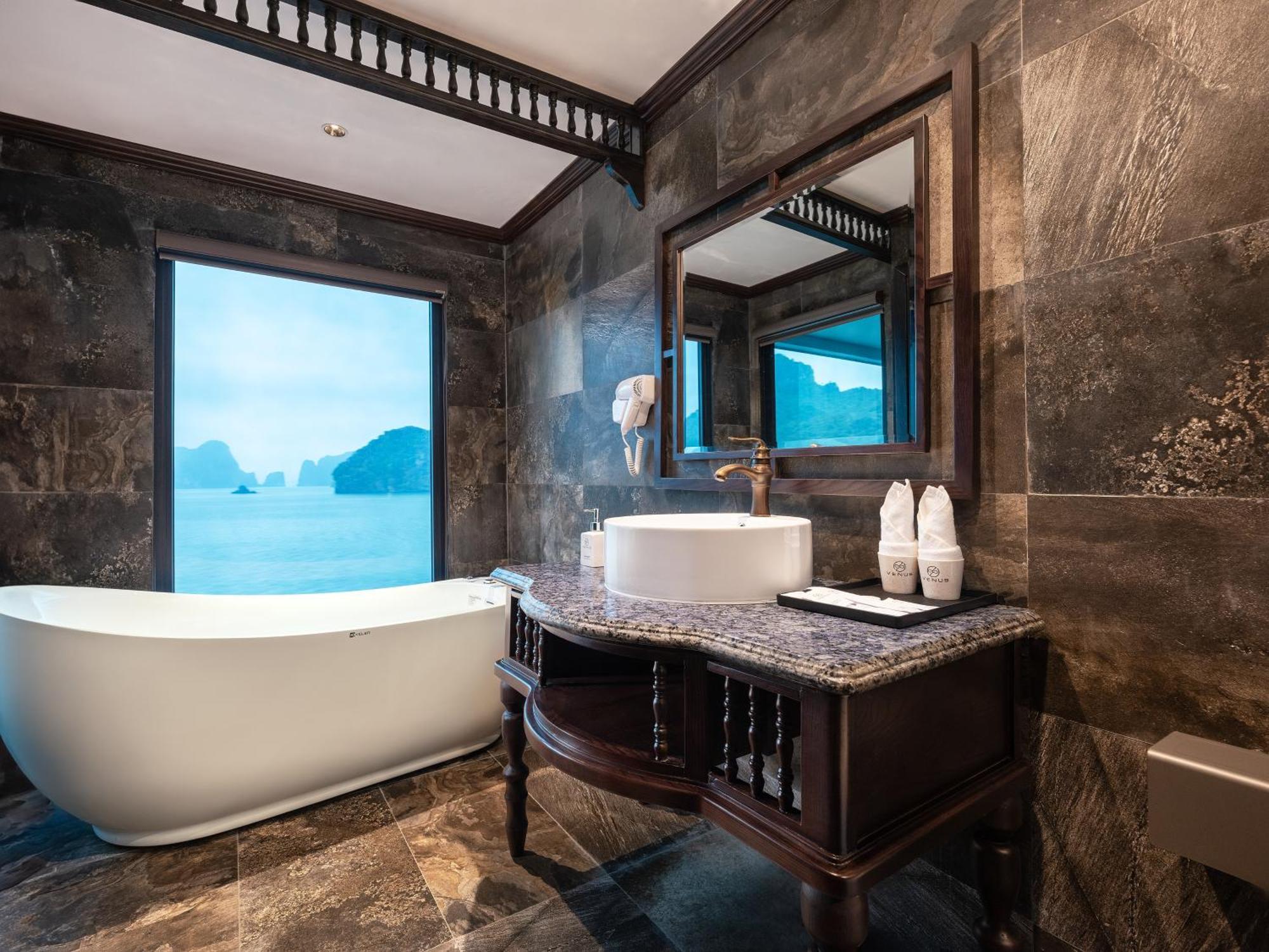 Era Premium Cruises Halong Hotel Ha Long Eksteriør billede